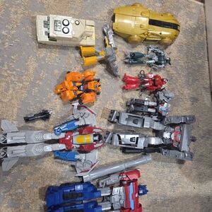 Transforming Robot Action Figures Set - Multicolor
